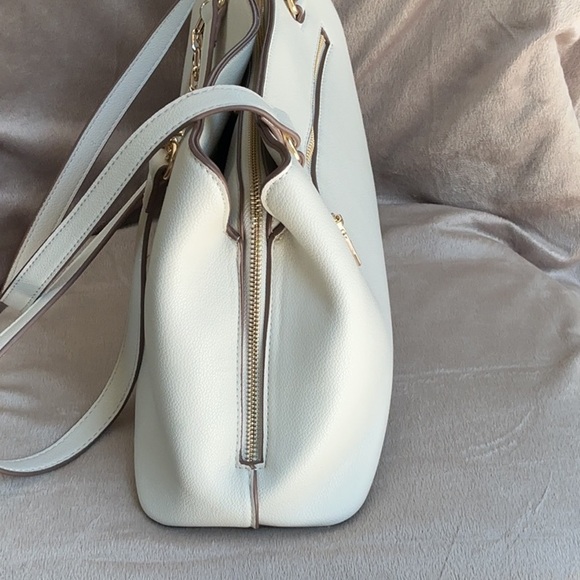 Anne Klein Off White and Gold Shoulder Bag with Chain Details Like New! - Picture 5 of 14